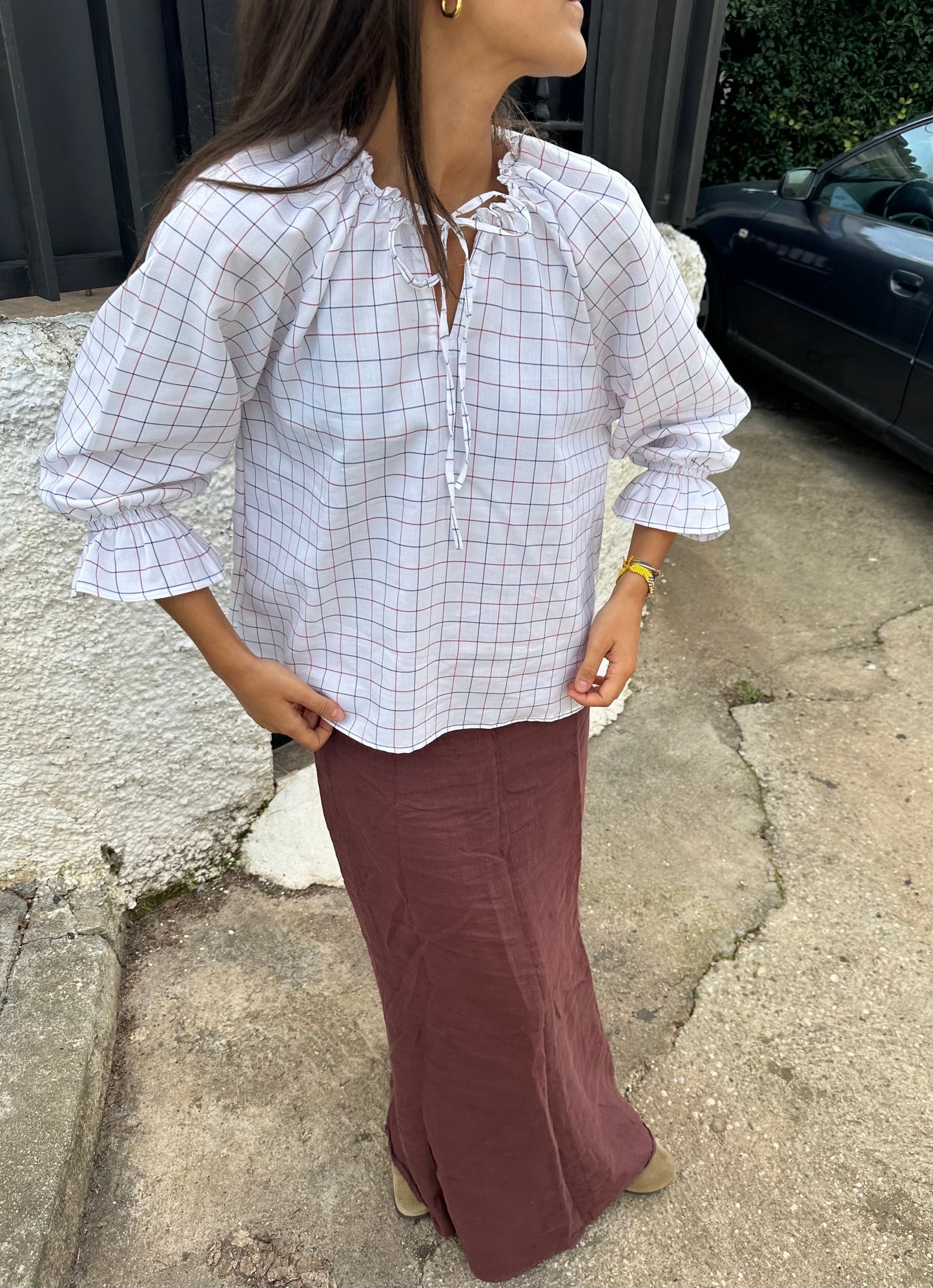 WHITE BLOUSE