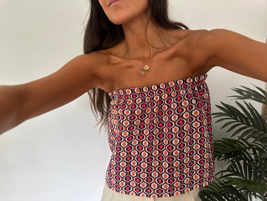 GEOMETRIC TOP